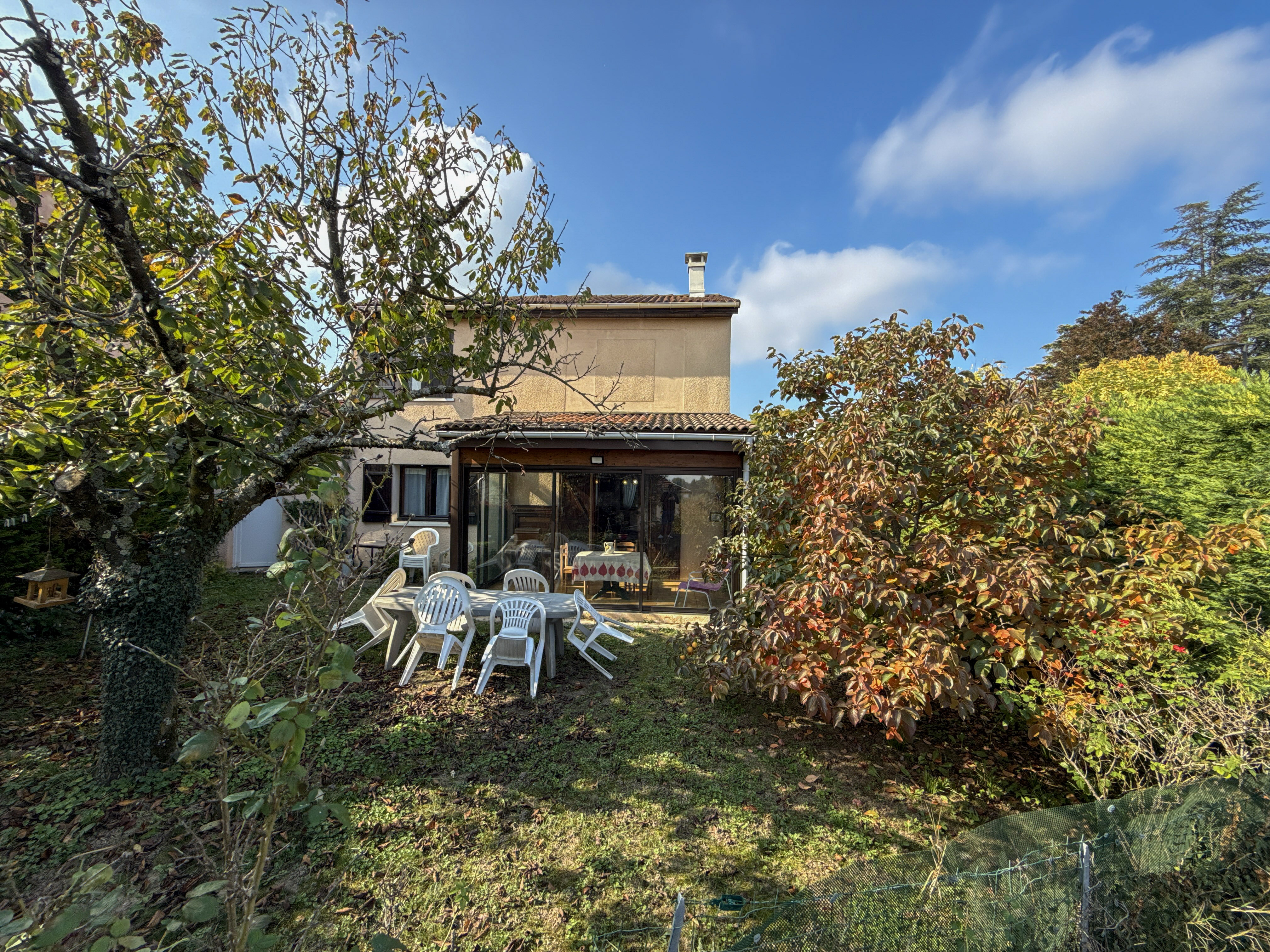 MAISON AVEC JARDIN AU CALME - FEYZIN