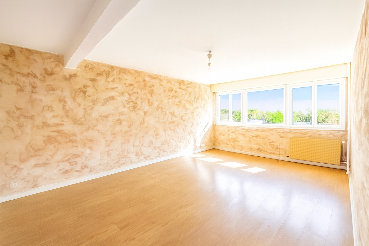 T2 AVEC GARAGE - LYON 7è BEGES DU RHÔNE